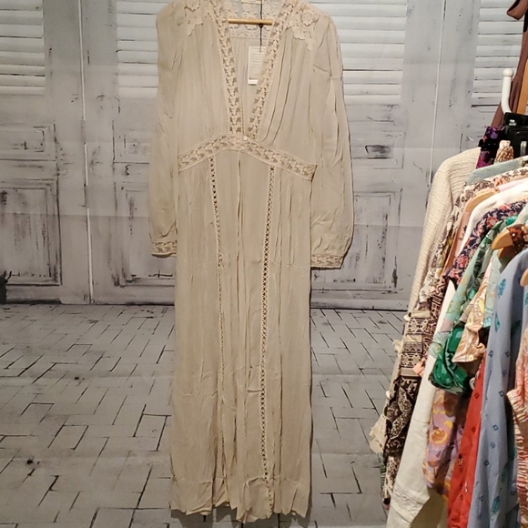 NWT Spell and the gypsy Le Gauze Duster FIRM, no bundle discounts. - Picture 4 of 10